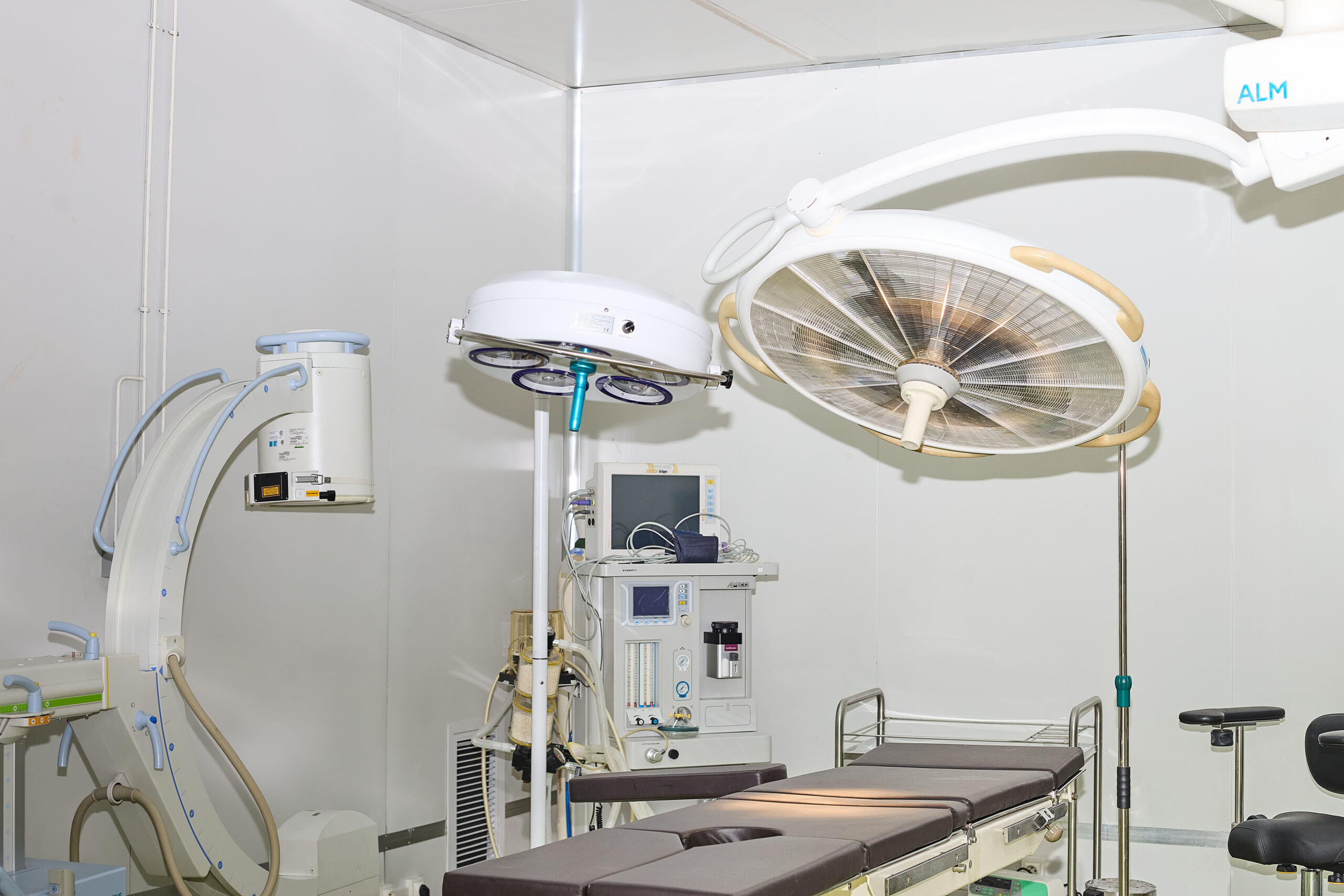 Bloc opératoire moderne (chirurgie classique & endoscopique)